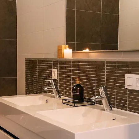 Peaceful Center Apartment *